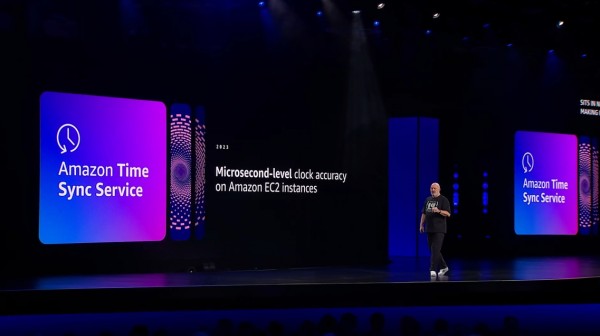 re:Invent 用“简单性”策略打破数据库 CAP “不可能三角”，用 AI 唤醒“沉睡”数据